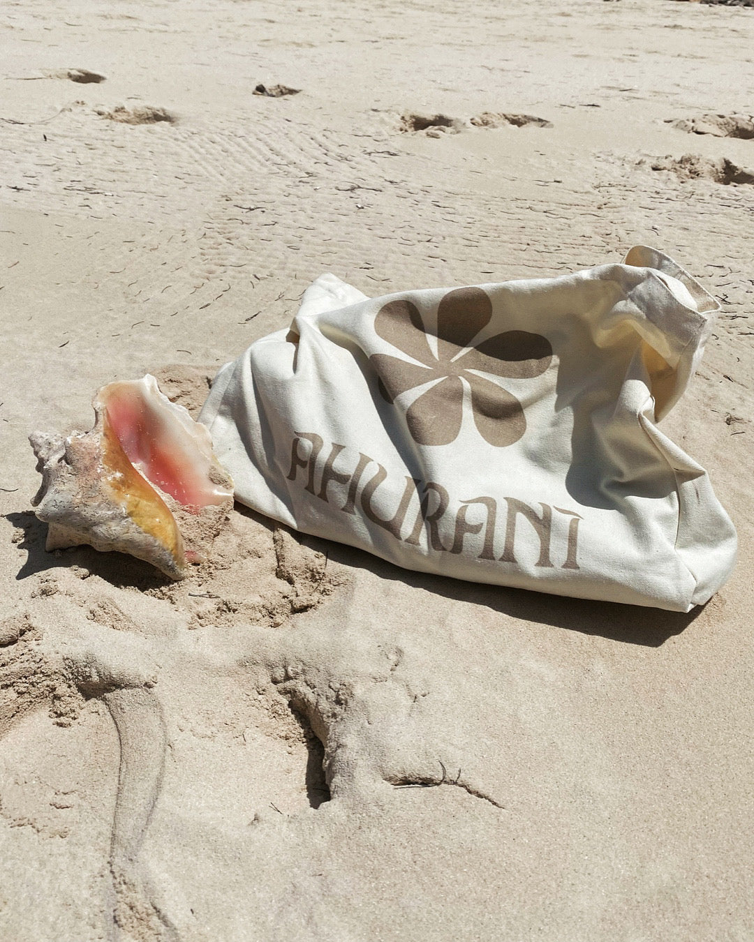 LOCALS BEACH TOTE